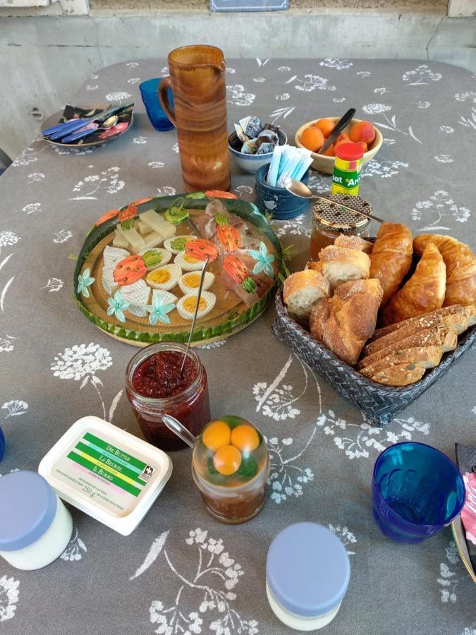 לינה וארוחת בוקר Tartegnin La Tourelle מראה חיצוני תמונה